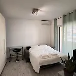 In The Center Of Appartement