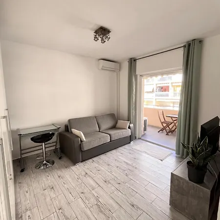 In The Center Of Appartement