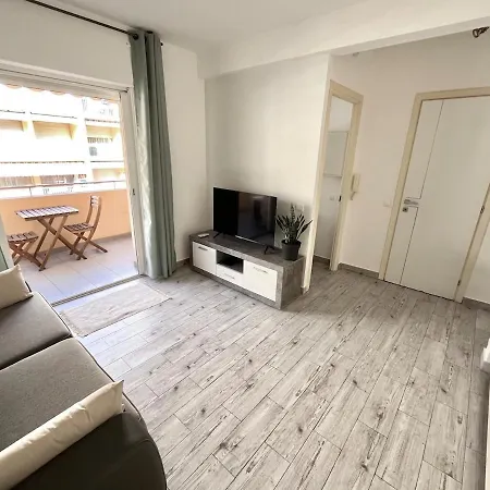 In The Center Of Appartement *
